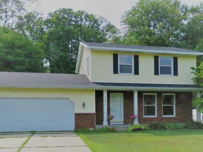 6861 Eric Ave, Jenison, MI, 49428