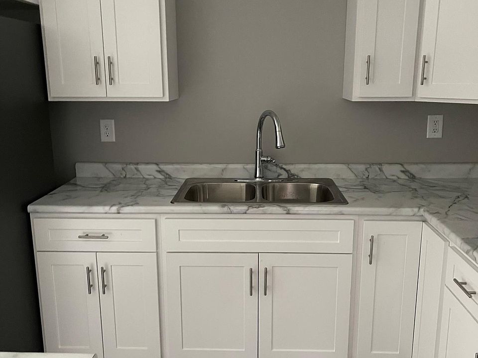 2nd image of 26927 Fenwick Ave #20
