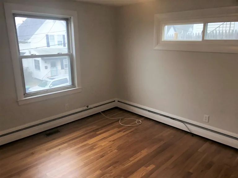 98 Moreland St S #2 — Photo 5