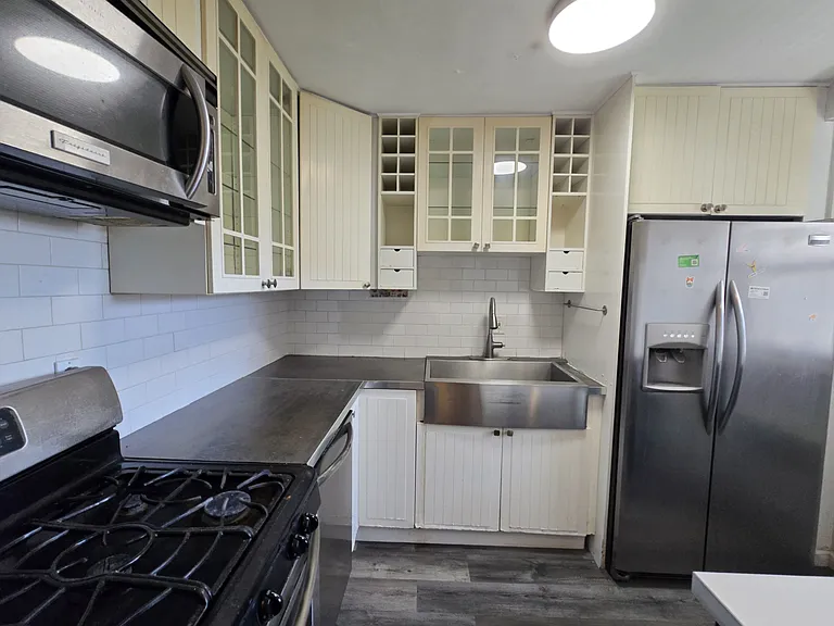 91 Strawberry Hill Ave #929 — Photo 9