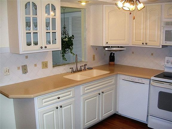 4th image of 4158 Tamiami Trl #J