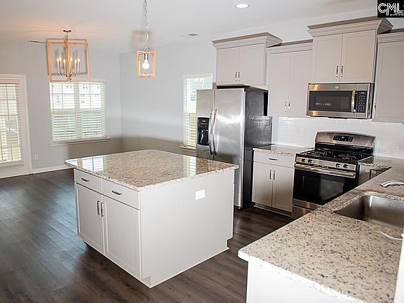 4th image of 220 Liberty Ridge Dr