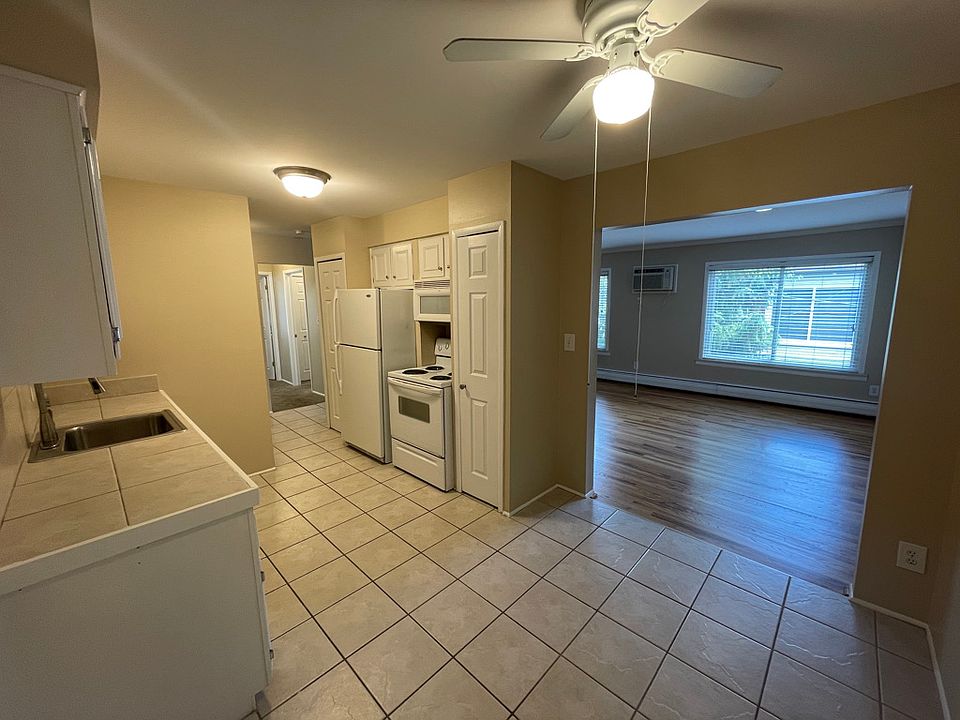 757 W Maple Rd, photo 11