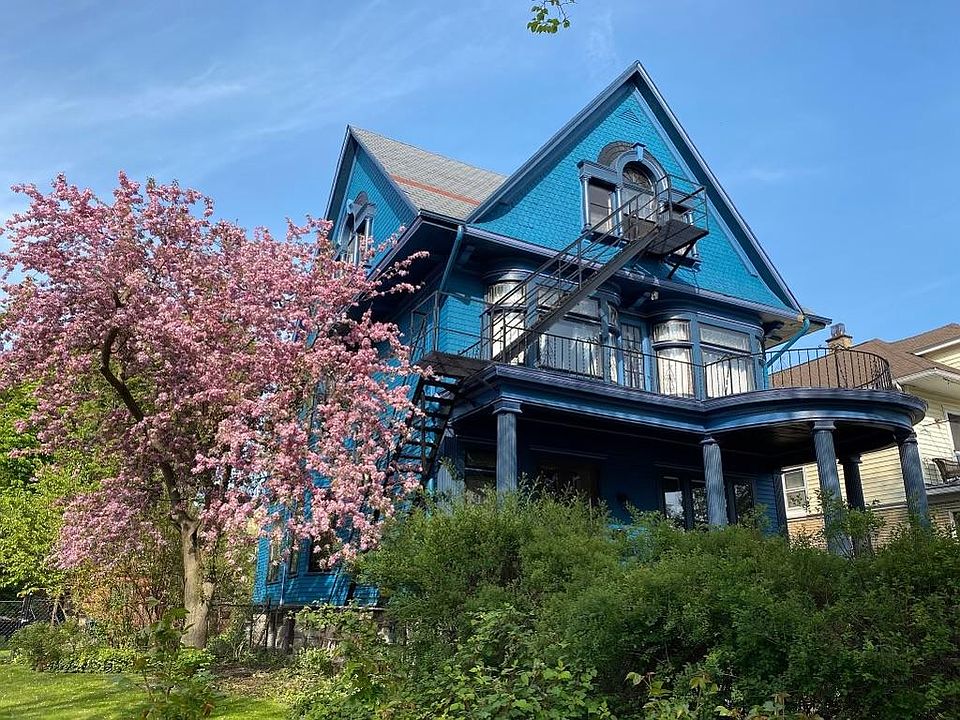 1st image of 723 Columbus Pkwy #3
