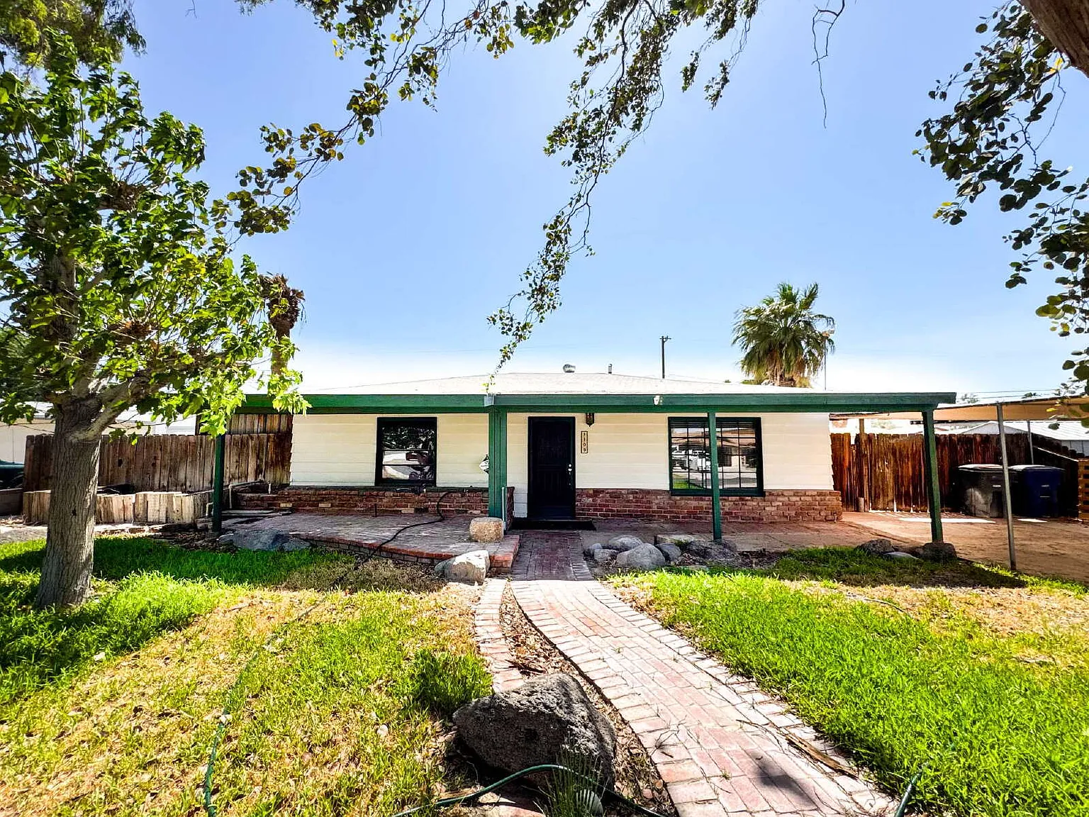 3 bed, 2.0 bath, 1657 sqft, $1,750 — Photo 1