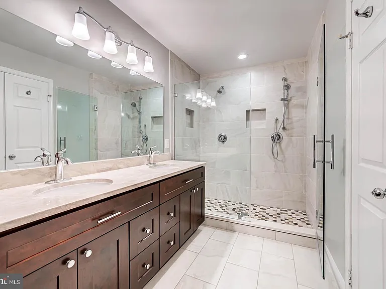 7208 Burton Hill Ct — Photo 17