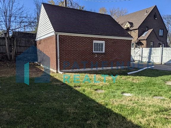 3rd image of 1455 Catalpa Dr
