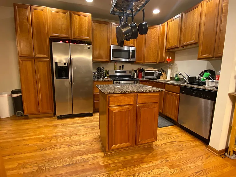 903 W Lawrence Ave #1E — Photo 1