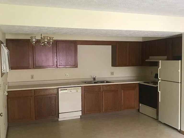 Kitchen/Dining Area