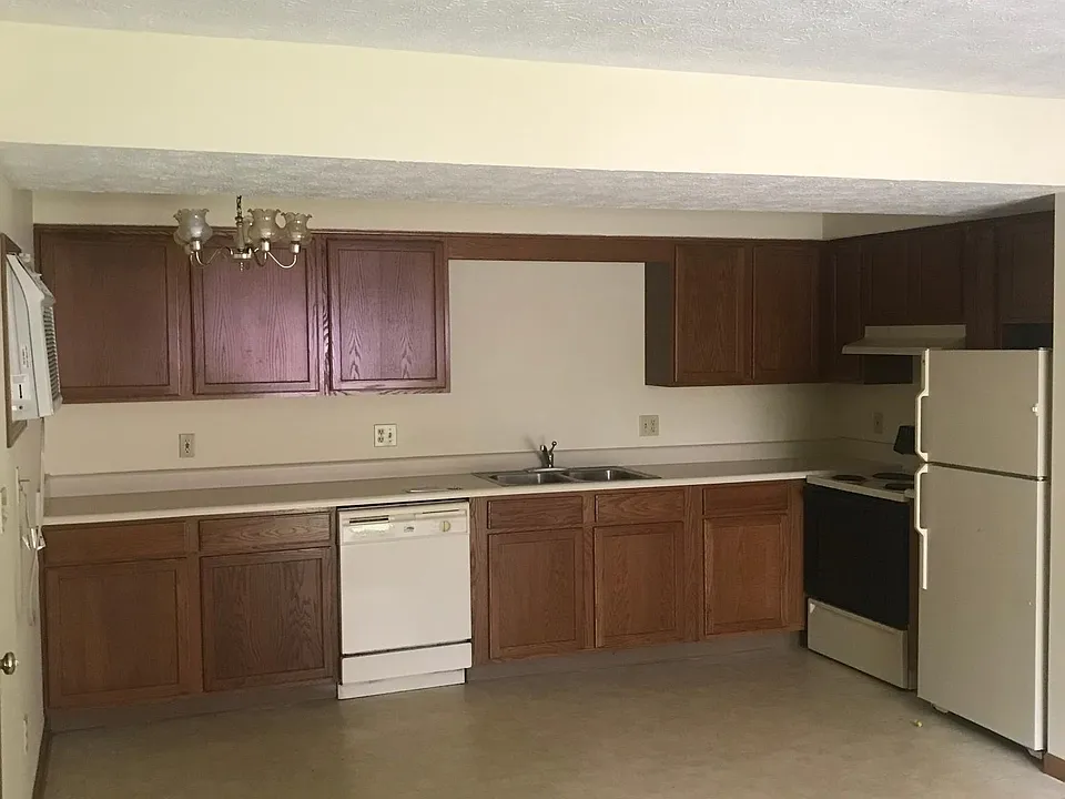 Kitchen/Dining Area