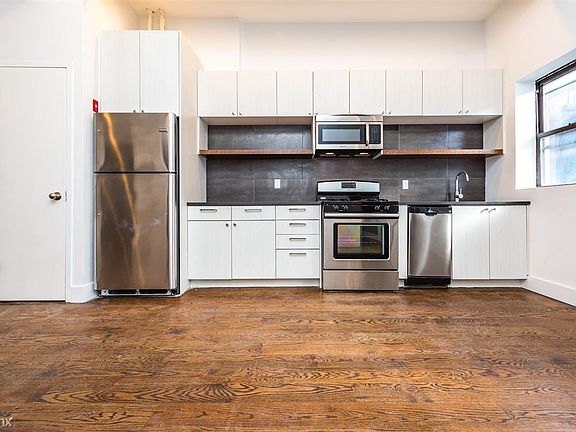 006_1071_broadway_front-8