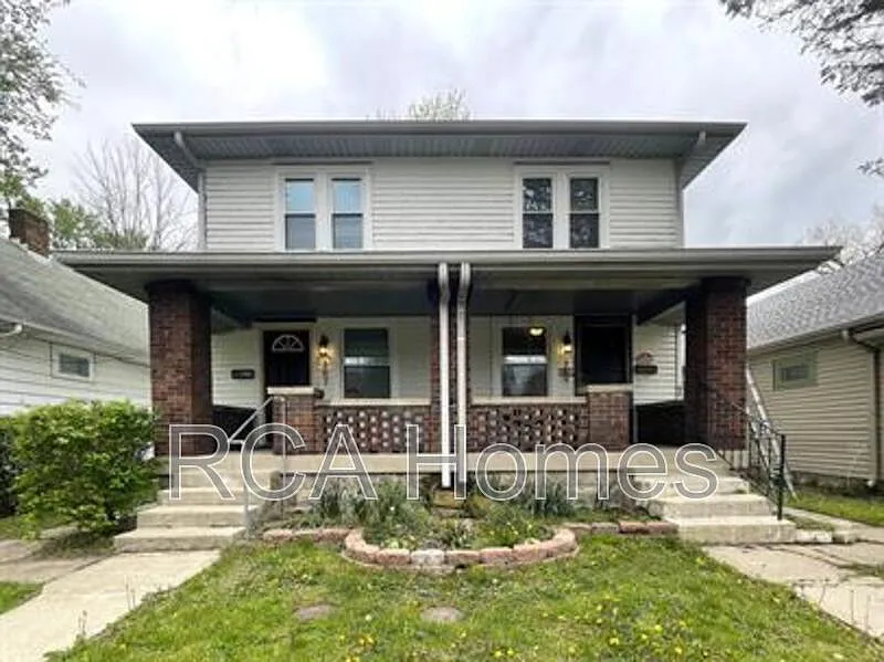 367 S Grand Ave