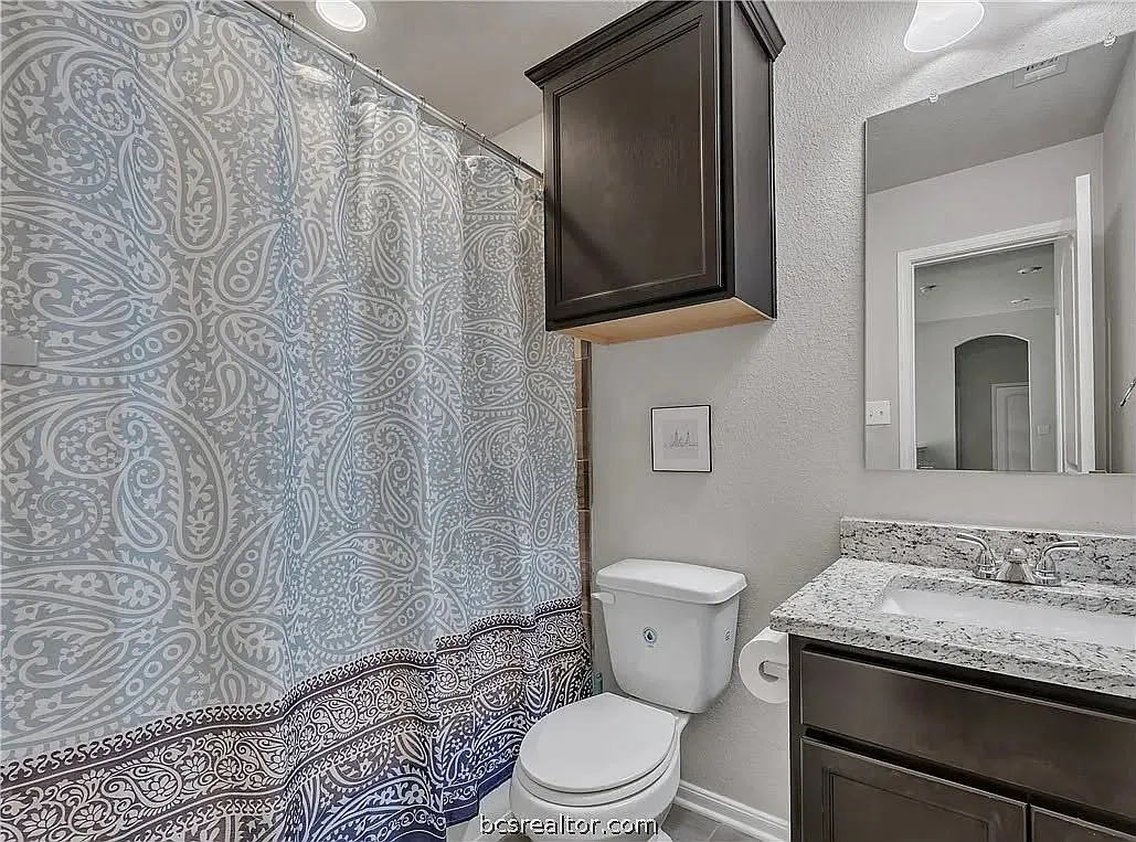 3 bed, 9457 sqft, $800 — Photo 4