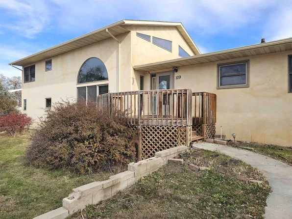 109 N Washington Ave, Edgemont, SD 57735