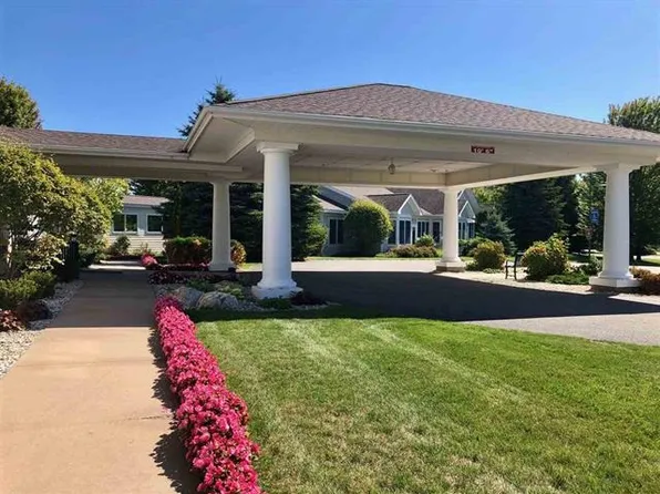 4163 Village Cir Unit 20, Harbor Springs, MI 49740