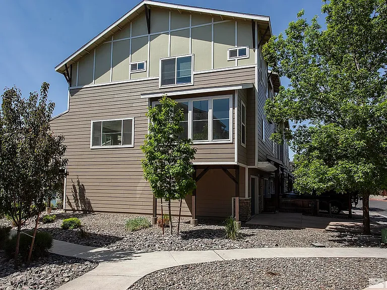 2700 Dana Kristin Ln — Photo 3