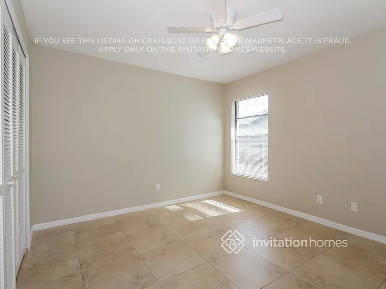 211 SE 19th Ter — Photo 13