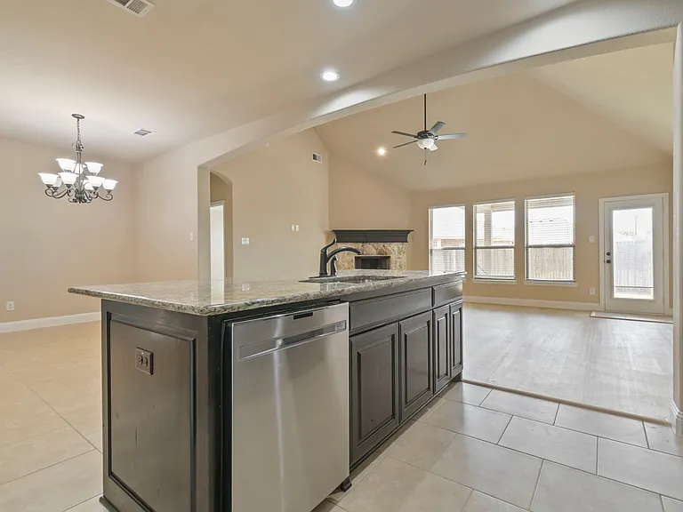 237 Frontier Dr — Photo 15