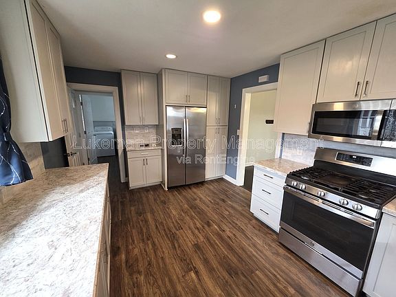 5th image of 140 Parkridge Dr