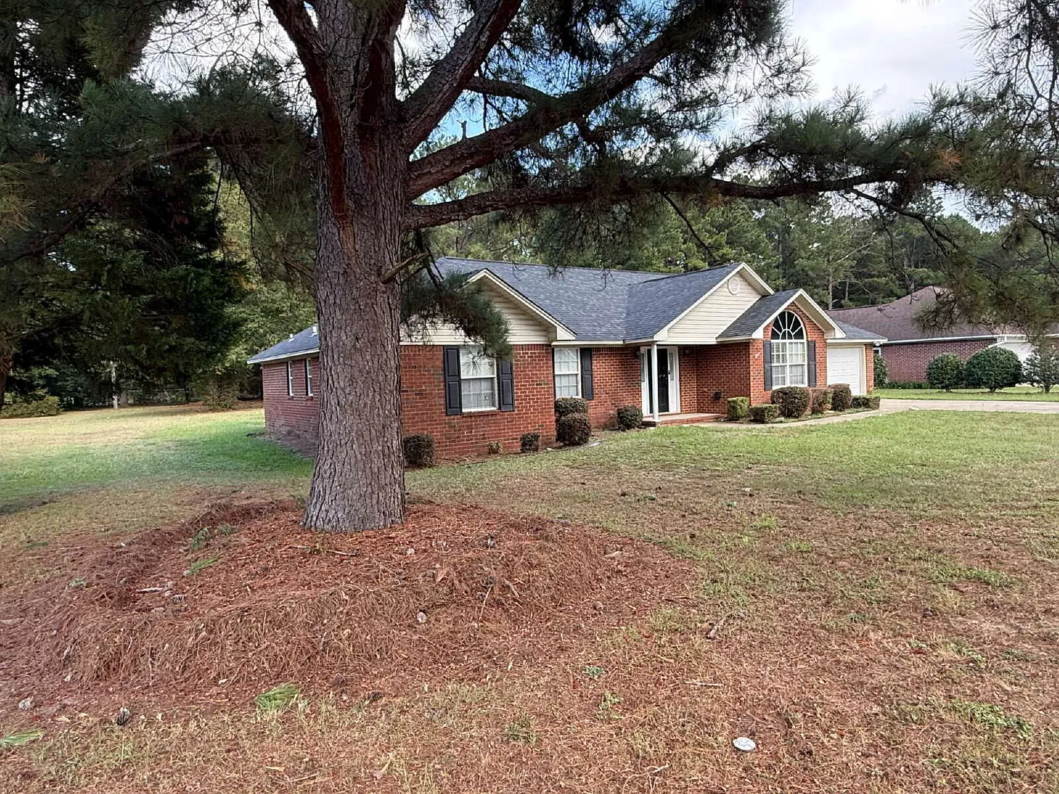 3 bed, 2.5 bath, 1868 sqft, $1,775 — Photo 2