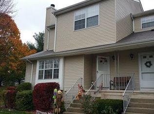 6 W Lake Ct, Somerset, NJ 08873