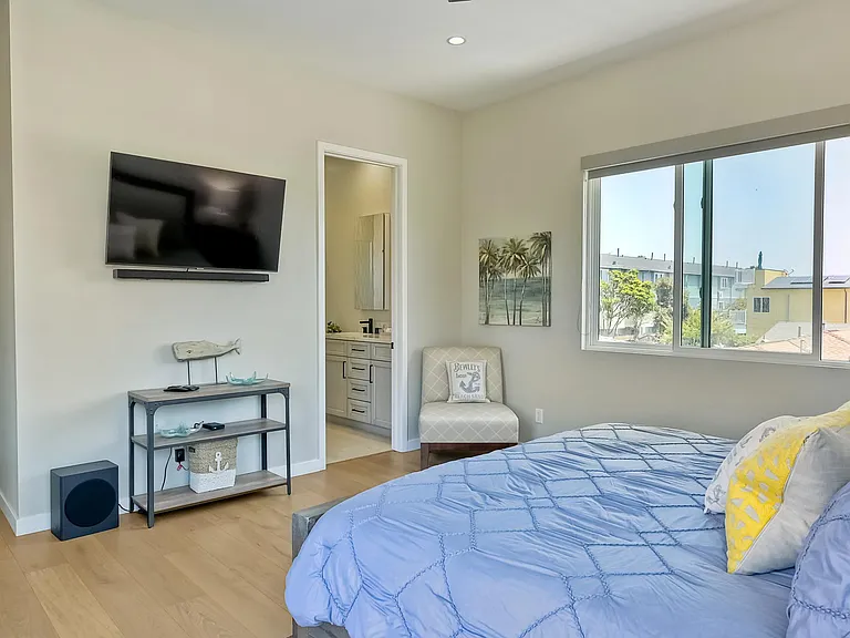 126 Dahlia Ave — Photo 12