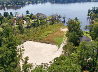 101 Lodge Drive, Trent Woods, NC 28562