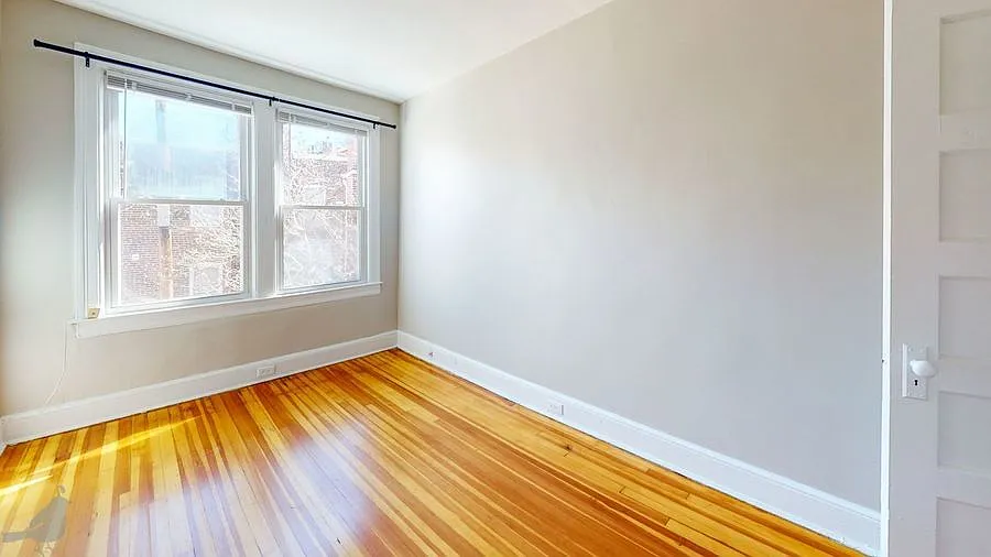 Wonderful West End Apartment! Parking Available! — Photo 4