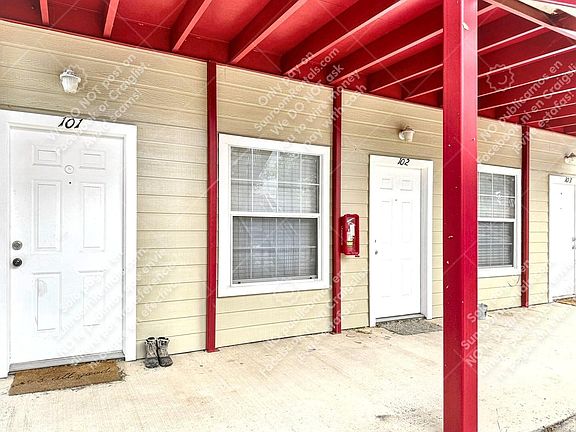 2nd image of 412 Burleson St APT 103