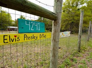 4241 Elvis Presley Dr, Milton, FL 32583
