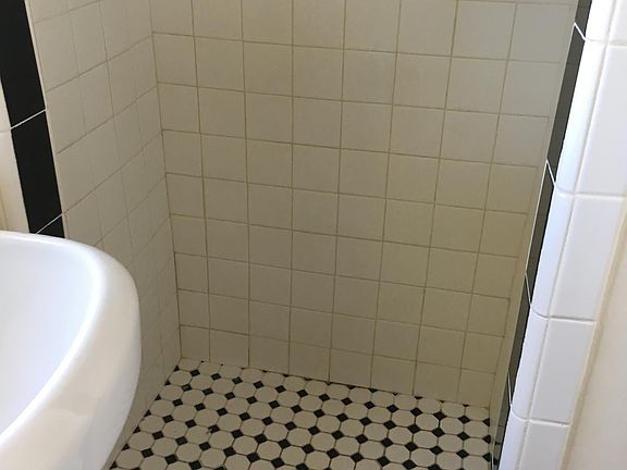 5th image of 4378 Cleveland Ave