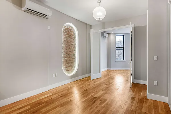 Rented by Metro Prop NY Corp | media 23