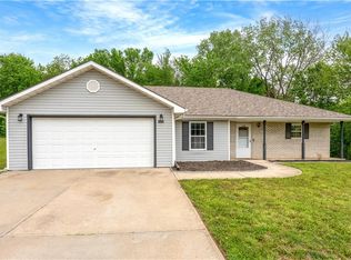 500 Angus Ln, Knob Noster, MO 65336