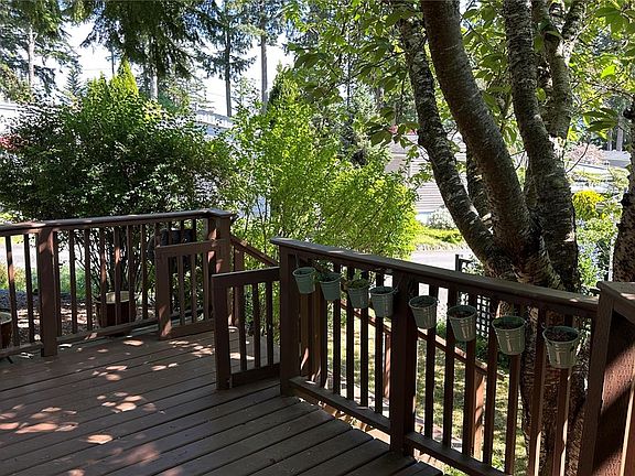 4th image of 5838 Blythwood Rd #4