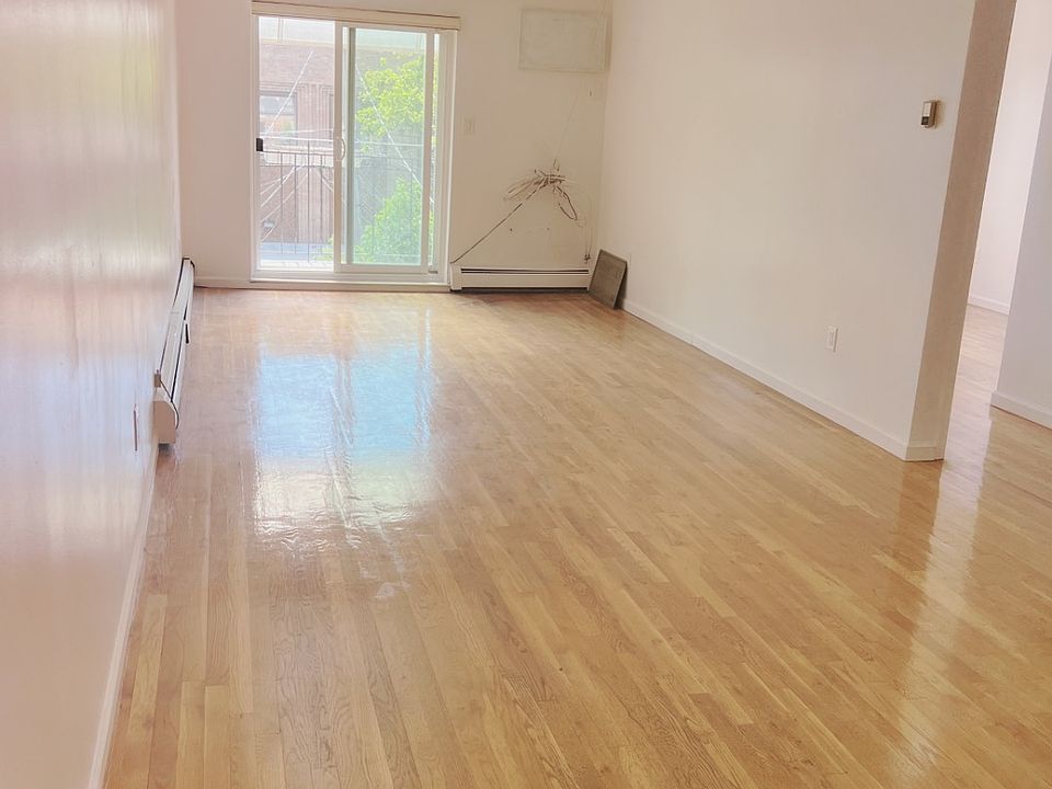 1st image of 2365 E 19th St APT 3