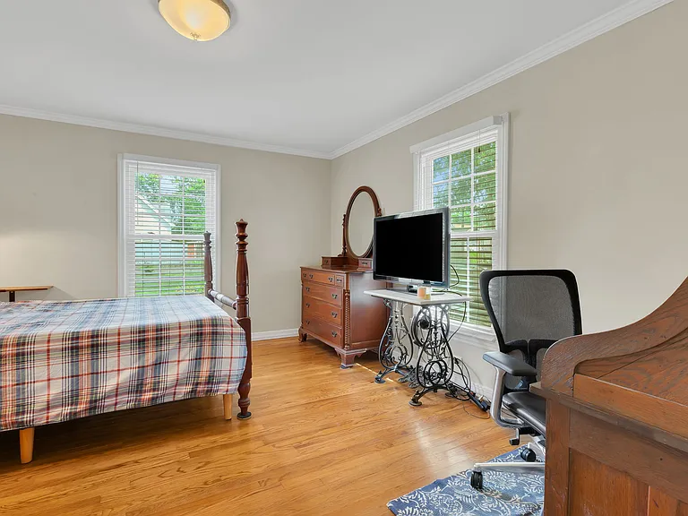 11 Taylor St — Photo 20