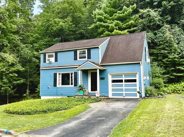 716 Torrance Ave, Vestal, NY 13850
