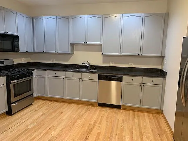 Large! beautiful kitchen
