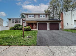 35 Eileen Way, Edison, NJ 08837