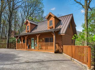 2307 Smoky Mountain Ct, Gatlinburg, TN 37738