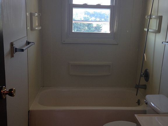 3rd image of 2148 Kenyon St APT C