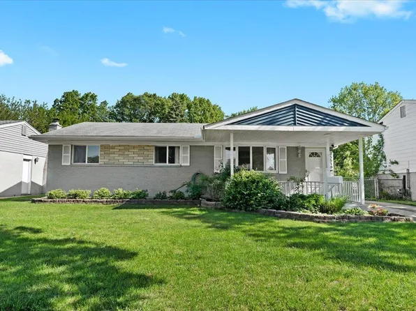 35519 Canyon Dr, Westland, MI 48186