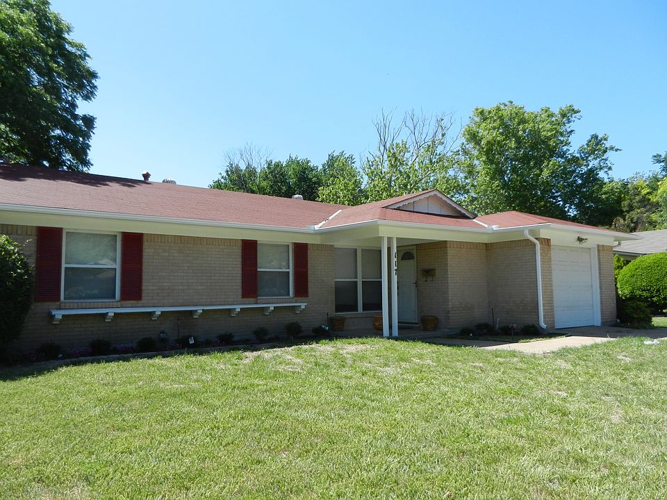 1st image of 117 Brookwood Dr
