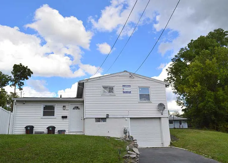 101 Lorraine Ave — Photo 1