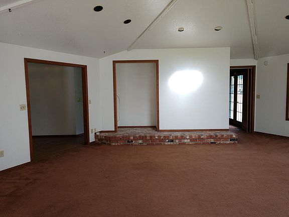 5th image of 4115 83rd Ave NE