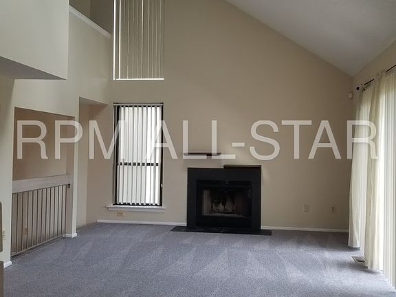 3rd image of 48 Spencer St #225