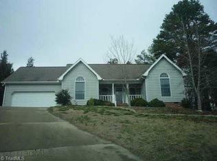 147 Cedar Bluff Rd, Thomasville, NC 27360