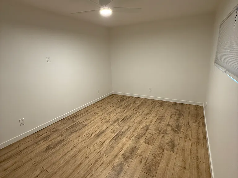 1509 N Hollywood Way #C — Photo 29