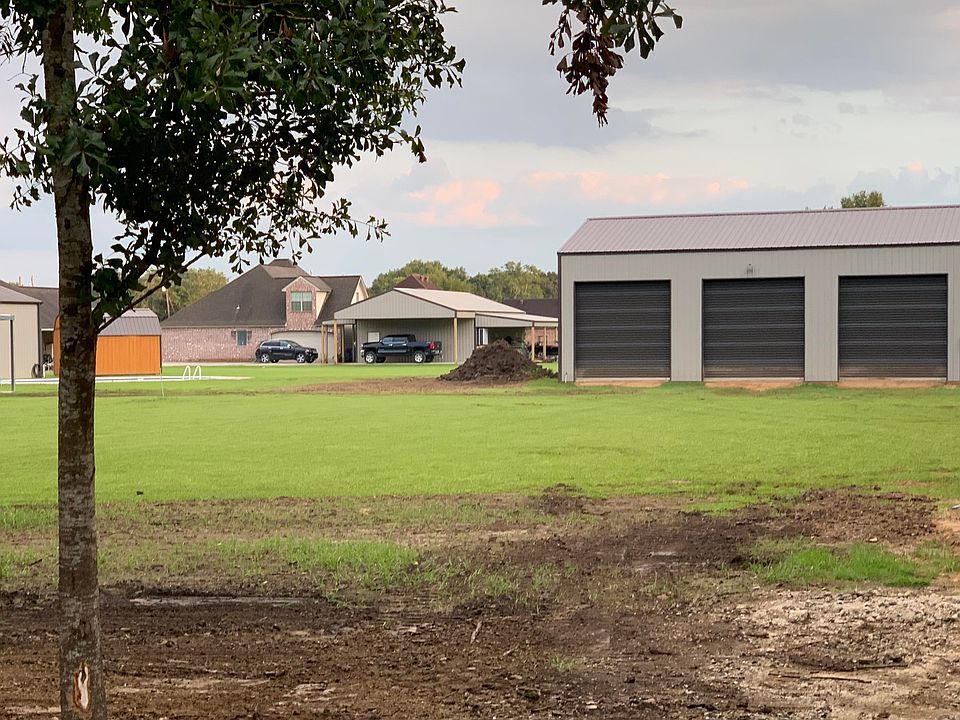 2nd image of 109 Weaver Ln