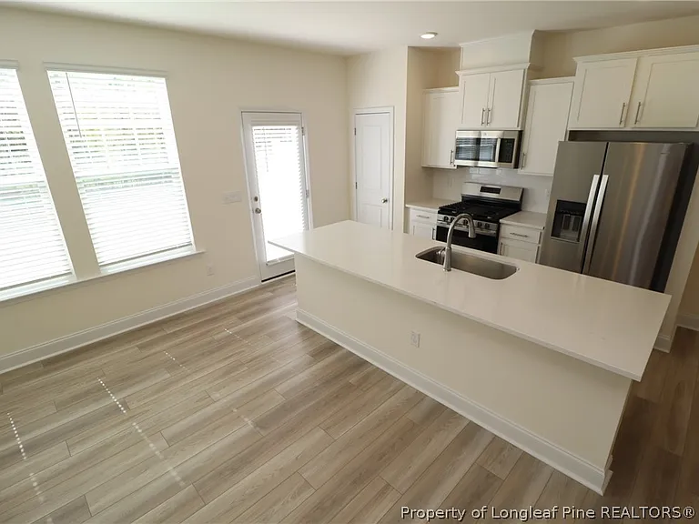 917 Kensley Grove Ln — Photo 10